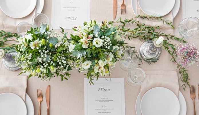 WEDDING GUEST GIFT GUIDE